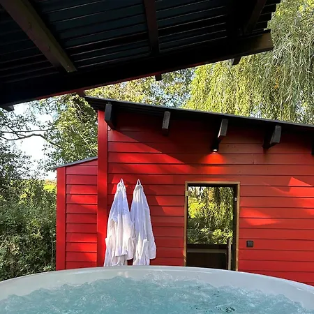 Avec Jacuzzi Les Pieds Dans La Vignes Ξενοδοχείο